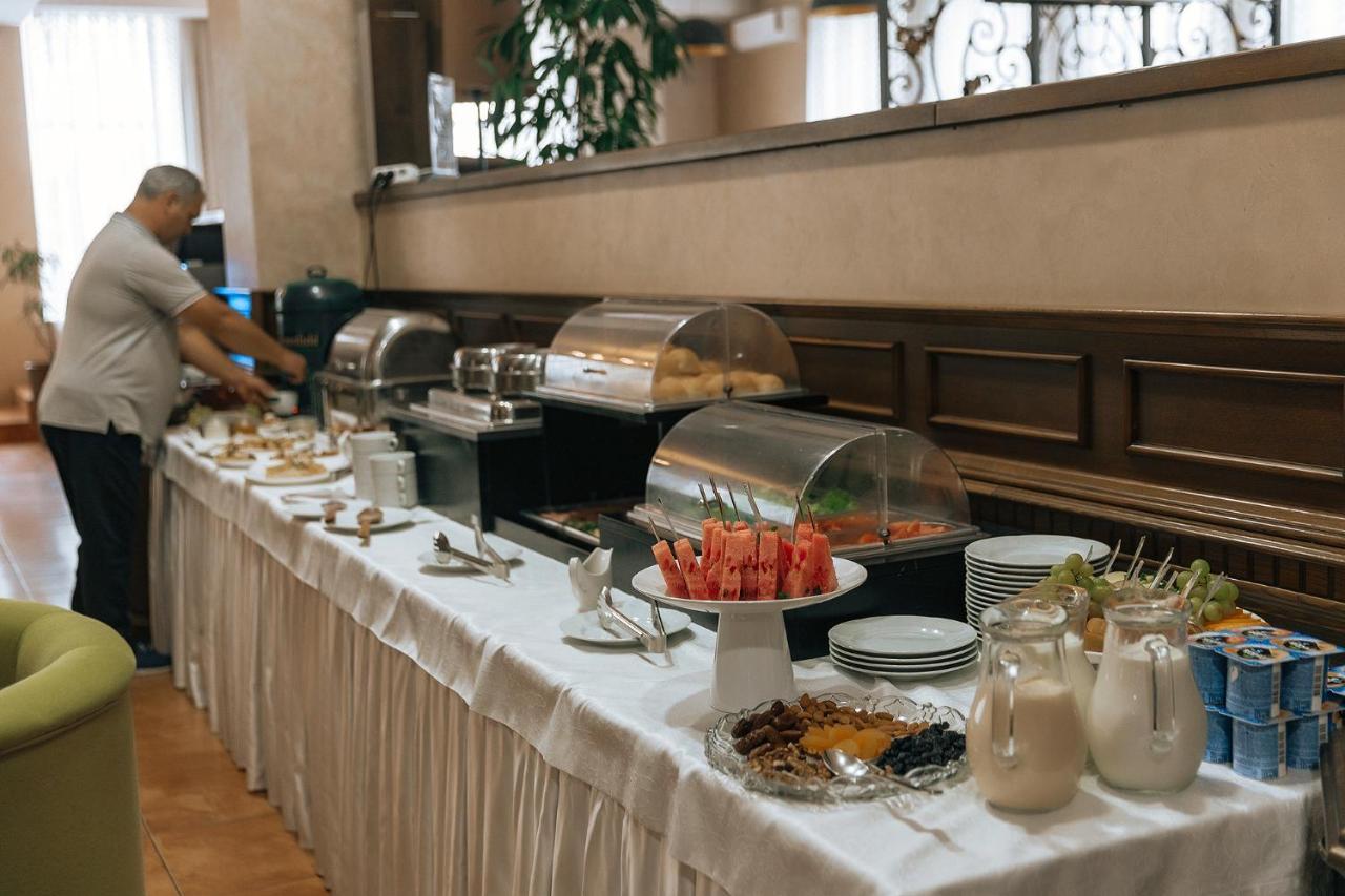 Hotel Medeu à Kostanay Extérieur photo